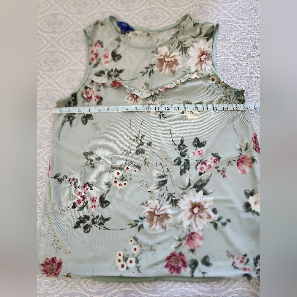 Sleeveless Apt. 9  top,  size XL. Pretty sage green color
